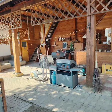 Podkrovni Wellness Blizko Centra شقة *